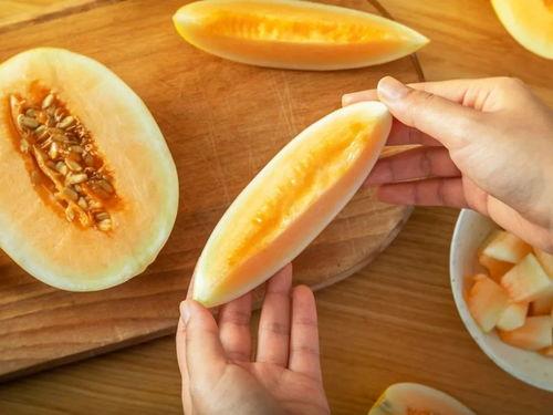 小蜂蜜瓜怎么吃,小蜂蜜瓜的多重食法探索