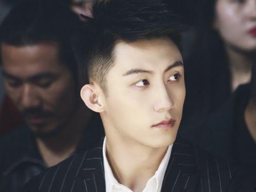 黄景瑜吃瓜肖战的瓜,娱乐圈的甜蜜瓜田